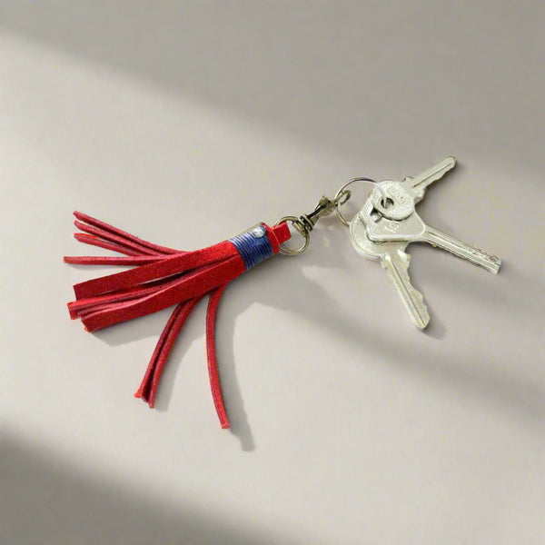 Leather Tassel Zipper Pull | Unisex Handmade Keychain in Minimal Boho Style | Thailand